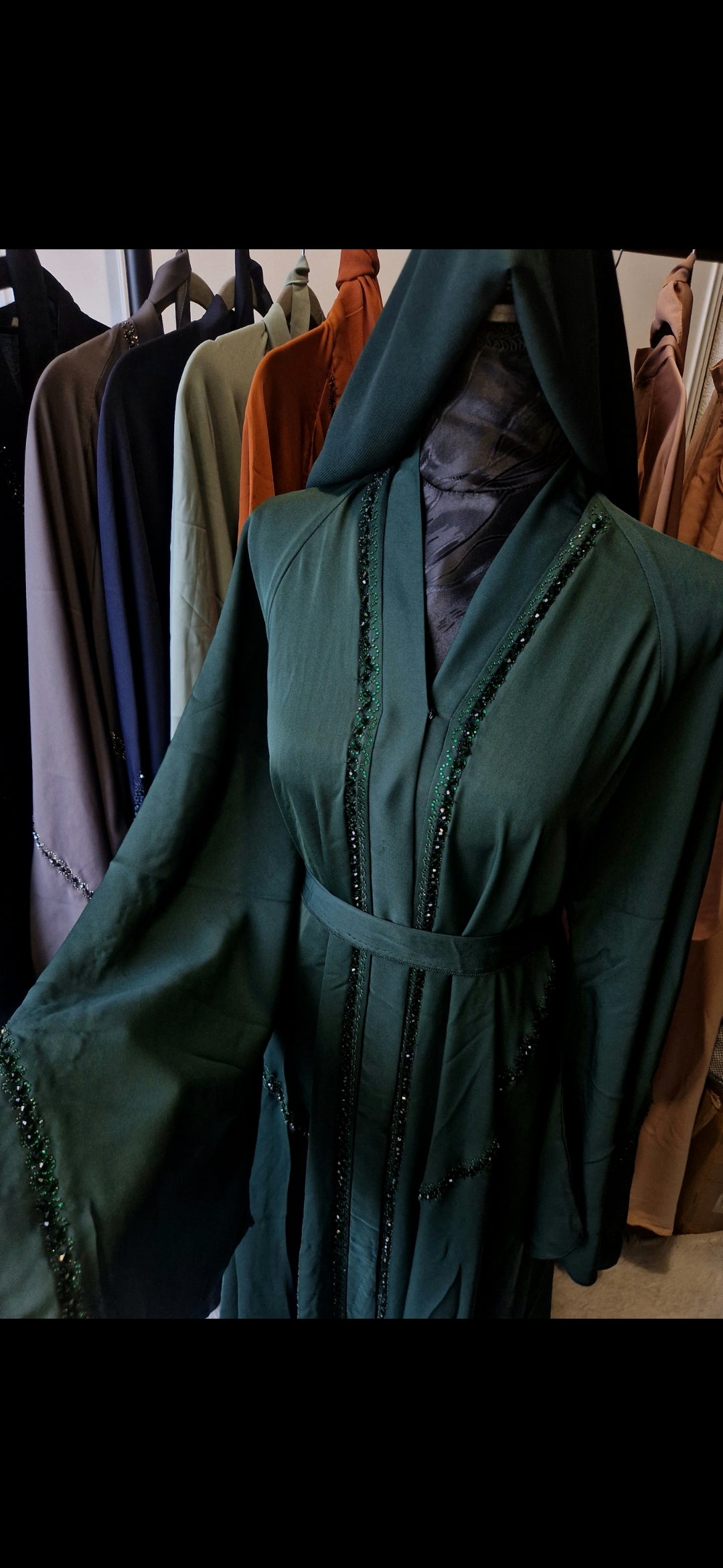 Abaya Leyna